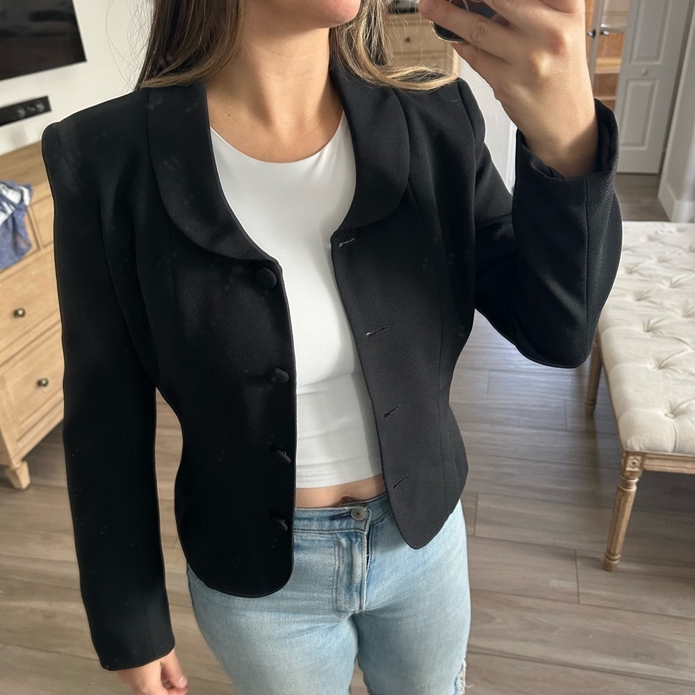 Women’s skirt and jacket set - Picture 3 of 12